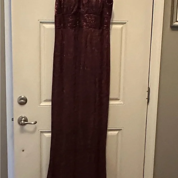 R & M Richards Burgundy gown - Picture 2 of 9